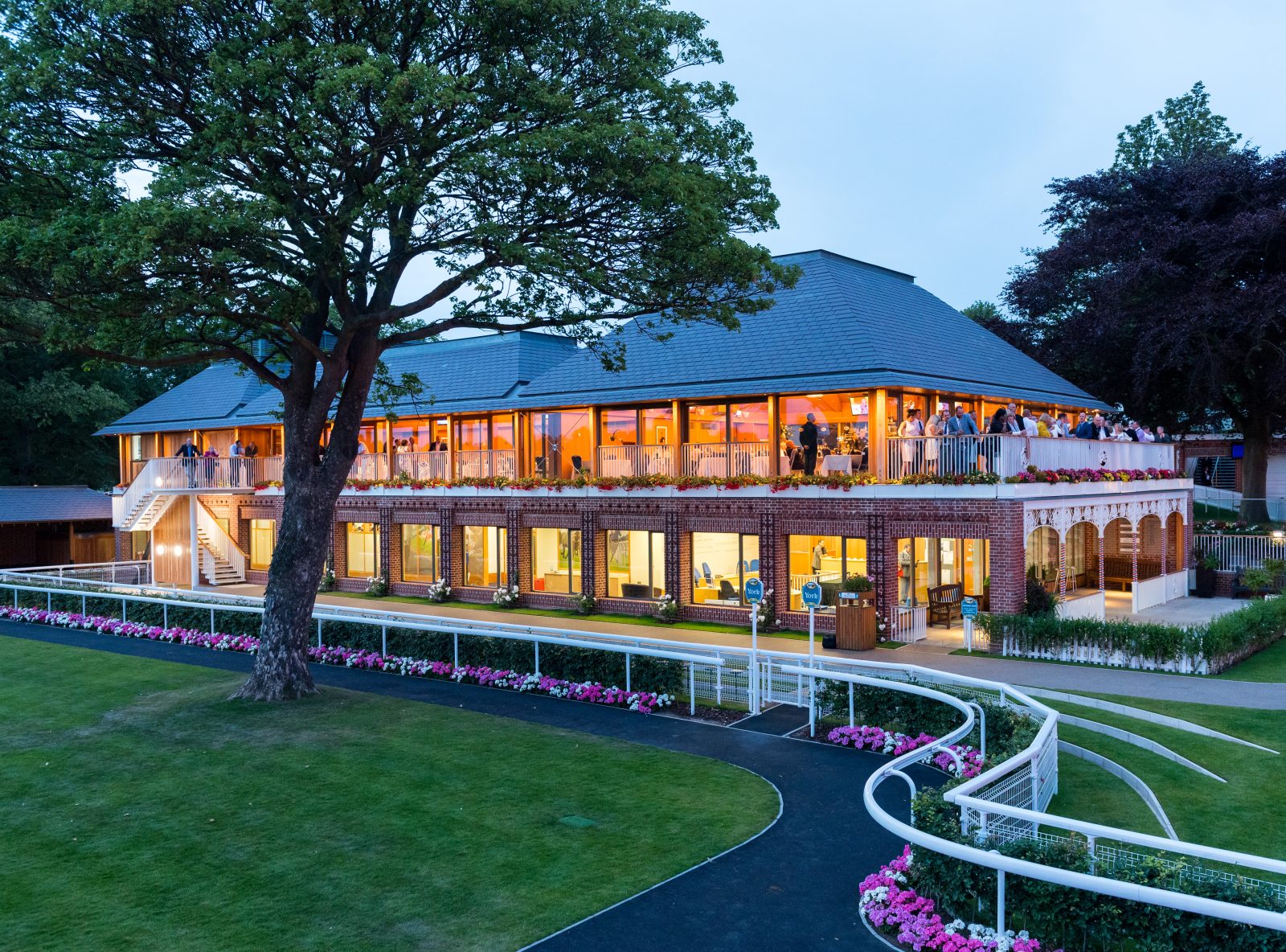 Parade Ring Restaurant